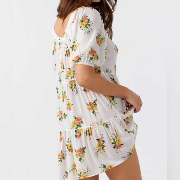 Designed by O'Neill!! NWT Floral Print, Ruffled Puff Sleeve Sundress Size Med. - Picture 6 of 7